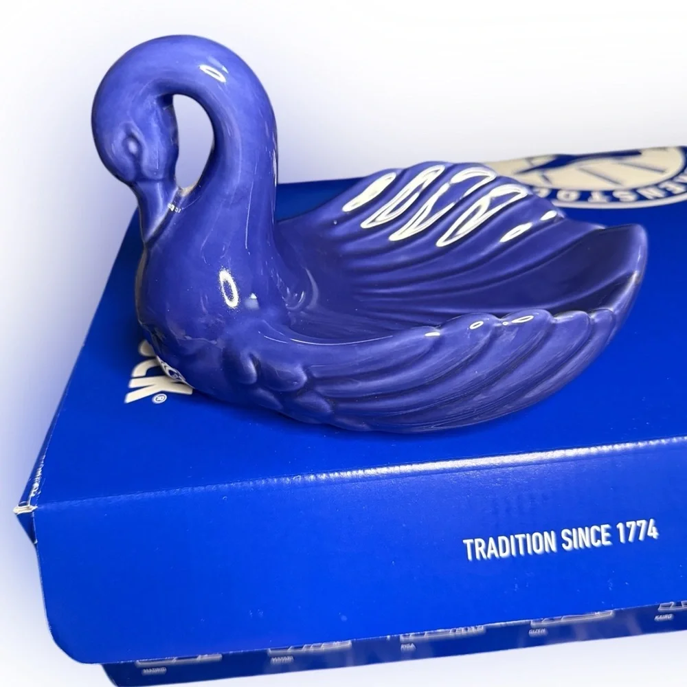 Classic Swan Soap Dish
